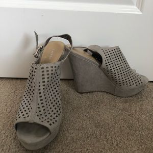 CHINESE LAUNDRY women’s wedges -SIZE: 8